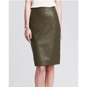 NWT Banana Republic Heritage 100% Lamb Leather Pencil MIDI Skirt Green 6